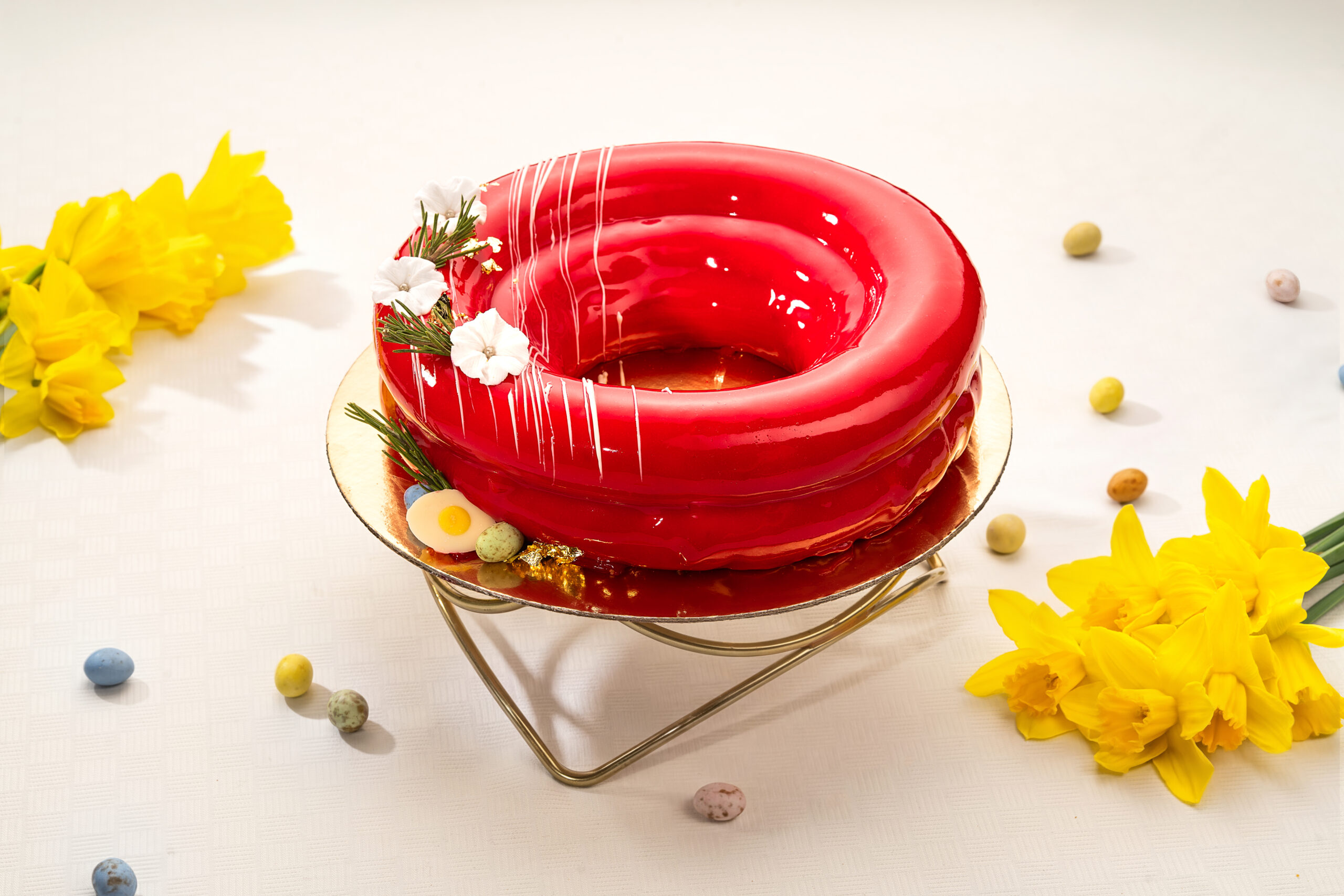 Velykinis varškės ir spanguolių kremo vainikas (1,3kg)